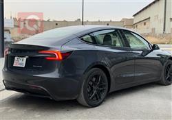 تسلا موديل 3